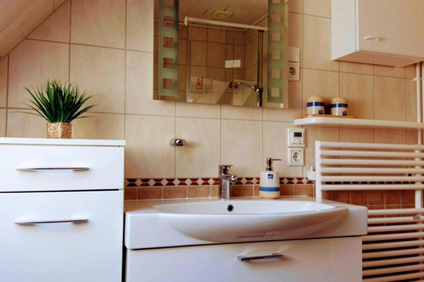 Kleine Auszeit Pellworm Appartement Buitenkant foto